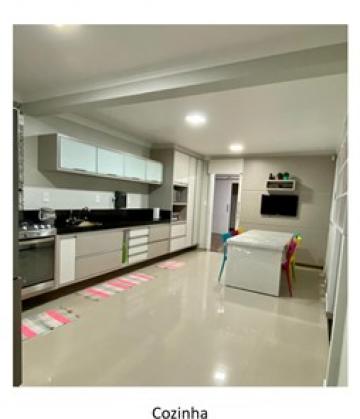 Casa assobradada para venda com 4 quartos e 3 vagas de garagem com 270m² - Jardim Satélite