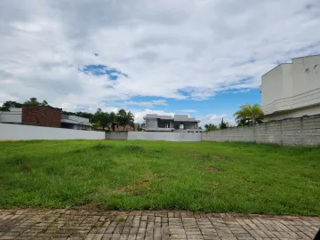 Terreno plano para venda com 1.200 m² no Condomínio Serimbura