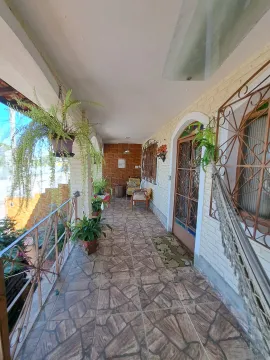 Casa térrea com edícula e garagem para venda - 261m² no Jardim Satélite