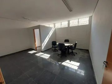 Galpão Comercial e Industrial para locação com 1.727 m² - Chácaras Reunidas