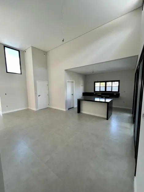 Casa/sobrado em condomínio para venda 3 suítes e 5 vagas de garagem com 221m² - Urbanova