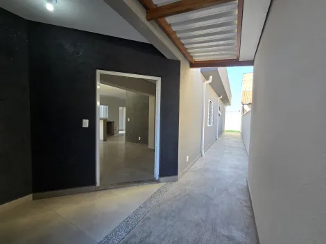 Casa nova térrea para venda com 3 quartos e 3 vagas de garagem - 150m² no Parque Industrial