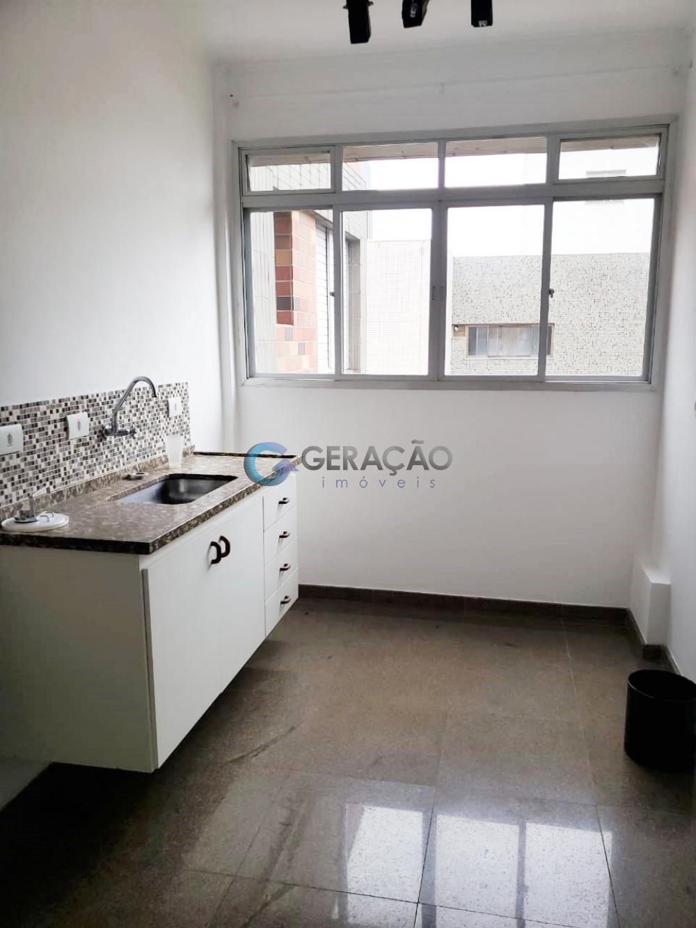 Alugar Apartamento / Padrão em São José dos Campos R$ 1.500,00 - Foto 7