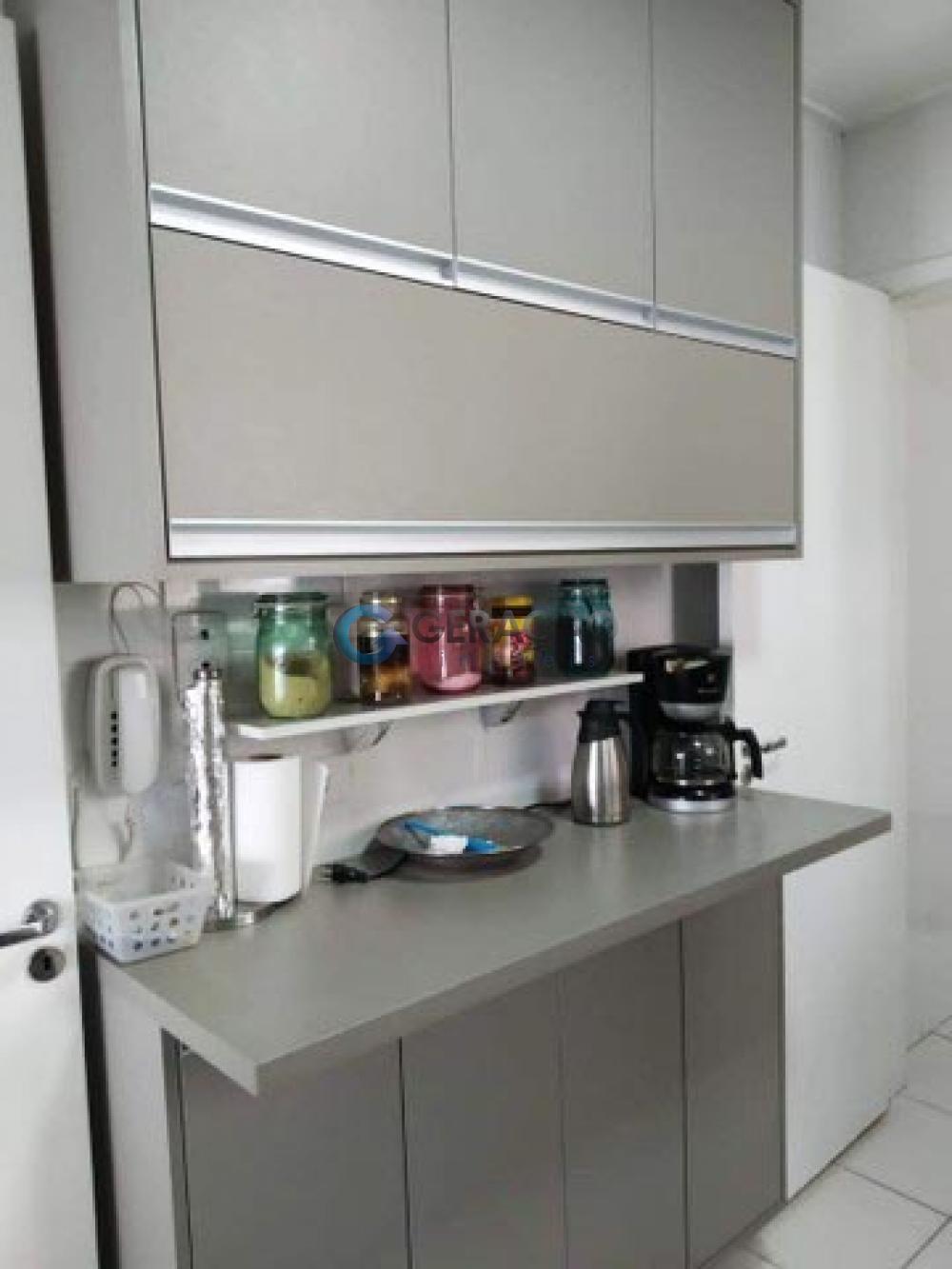 Alugar Apartamento / Padrão em São José dos Campos R$ 3.000,00 - Foto 4