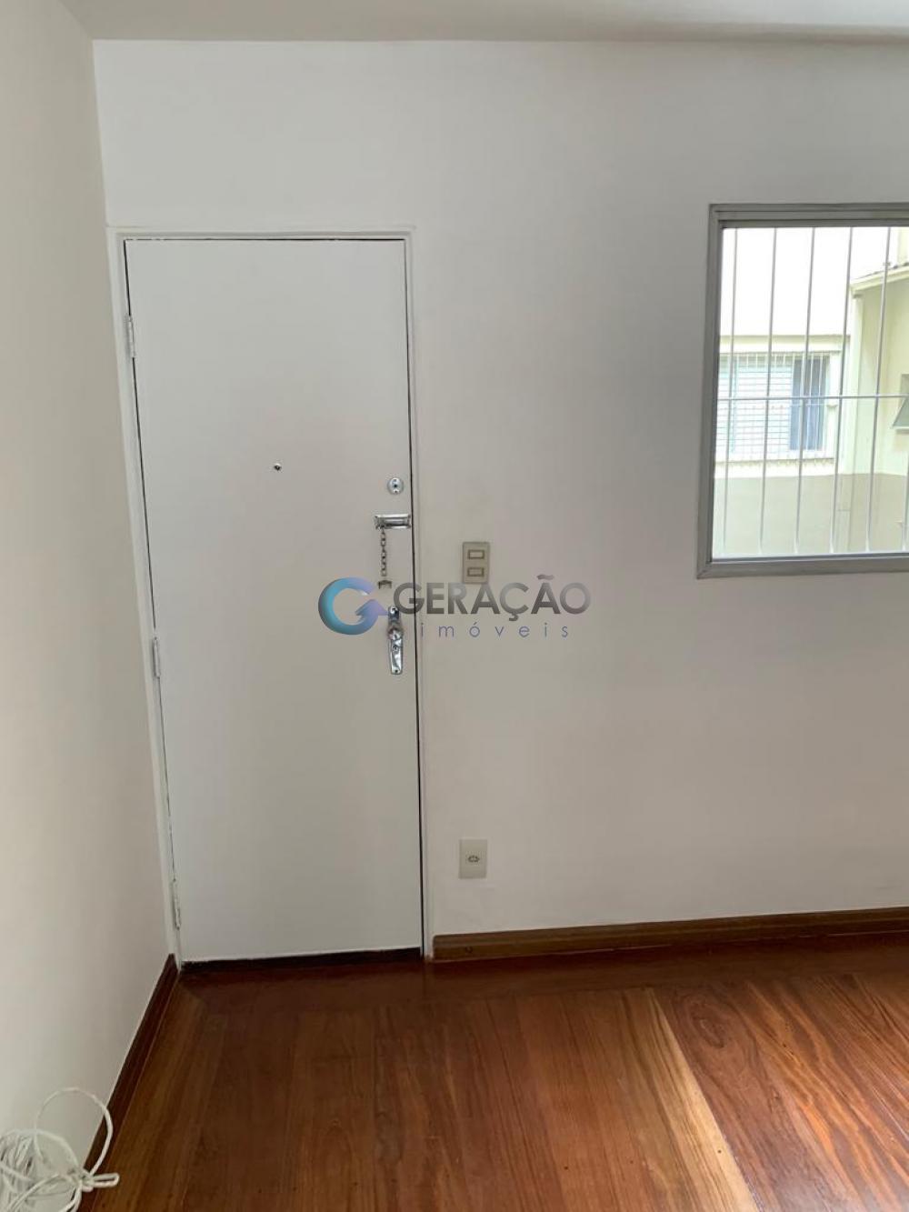 Comprar Apartamento / Padrão em São José dos Campos R$ 215.000,00 - Foto 2