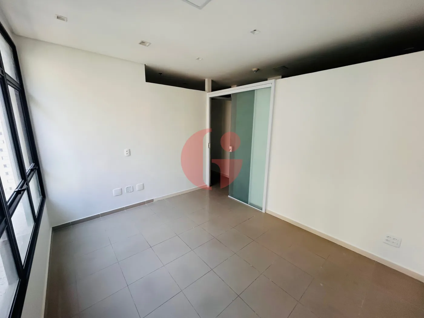 Alugar Comercial / Sala em Condomínio em São José dos Campos R$ 18,00 - Foto 5