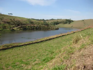 Terreno em Condomínio Fechado - 1.100,00m² no Alto da Ponte