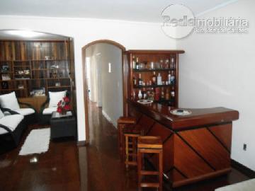 Alugar Casa / Padrão em São José dos Campos. apenas R$ 5.200,00