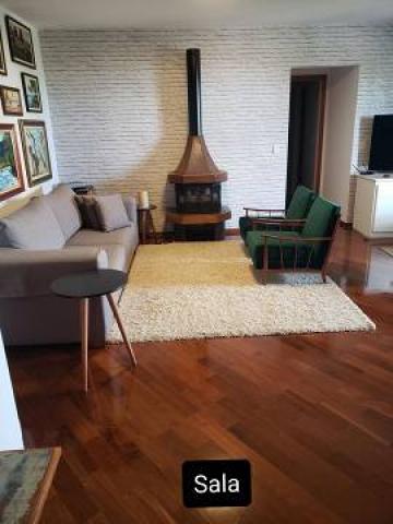 Apartamento de 4 Dorm. 192m²  no Centro