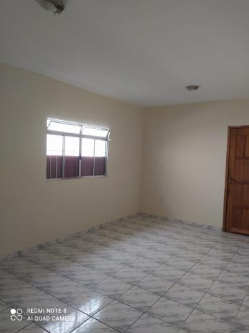 Alugar Casa / Padrão em São José dos Campos. apenas R$ 1.200,00