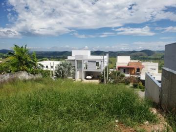 Terreno em condomínio fechado para venda - 450m² no Jaguary | Urbanova