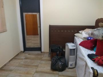 Sobrado com 02 Dorm. sendo 01 Suíte com 250 m² no Bosque