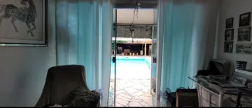 Casa com edícula com 720m² 06 suítes ao todo e piscina no Jardim das Colinas.