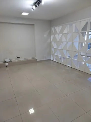 imagem 1 - Sala comercial com banheiro e garagem 42m² no Edifício Miragaia - Centro imagem 1 - Sala comercial com banheiro e garagem 42m² no Edifício Miragaia - Centro