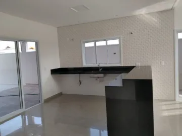 Casa em condomínio para venda com 03 Dorm. 01 suíte - 250m² em Caçapava