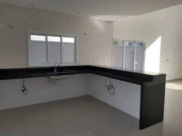 Casa em condomínio para venda com 03 Dorm. 01 suíte - 250m² em Caçapava