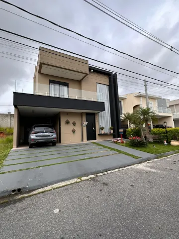 Casa em condomínio para venda com 3 suítes - 220 m² em Jacareí.