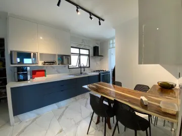 Apartamento/cobertura mobiliado para locação com 03 quartos e 02 garagens - 255m² no Jardim Esplanada.