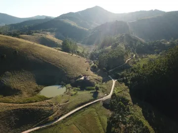 Fazenda para venda de 54 alqueires em Paraibuna.