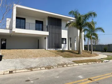 Casa para venda com 4 suítes e 2 vagas de garagem com 400m² - Urbanova
