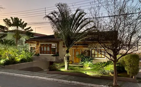 Casa/sobrado para venda com 3 quartos e 4 vagas de garagem com 315m² - Urbanova