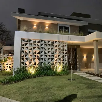 Casa em condomínio fechado 05 suítes 330 m² - Jardim Aquarius