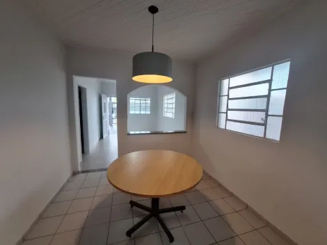 Casa para locação com 3 quartos e 2 vagas de garagem - 180m² na Vila Betânia