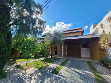Casa a venda no bairro Urbanova com 3 quartos e 2 vagas de garagem com 263,52m²