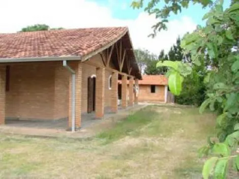 Terreno com 30.000 m2 no bairro do Grama em Paraibura