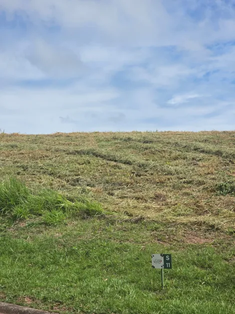 imagem 3 - Terreno á venda com 1.100 m² em condomínio fechado localizado em Jambeiro imagem 3 - Terreno á venda com 1.100 m² em condomínio fechado localizado em Jambeiro