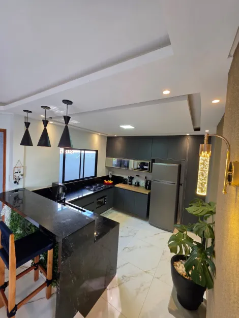 imagem 1 - Casa à venda com 03 dormitórios sendo 01 suíte- 260 m²- No bairro Jardim Limoeiro imagem 1 - Casa à venda com 03 dormitórios sendo 01 suíte- 260 m²- No bairro Jardim Limoeiro
